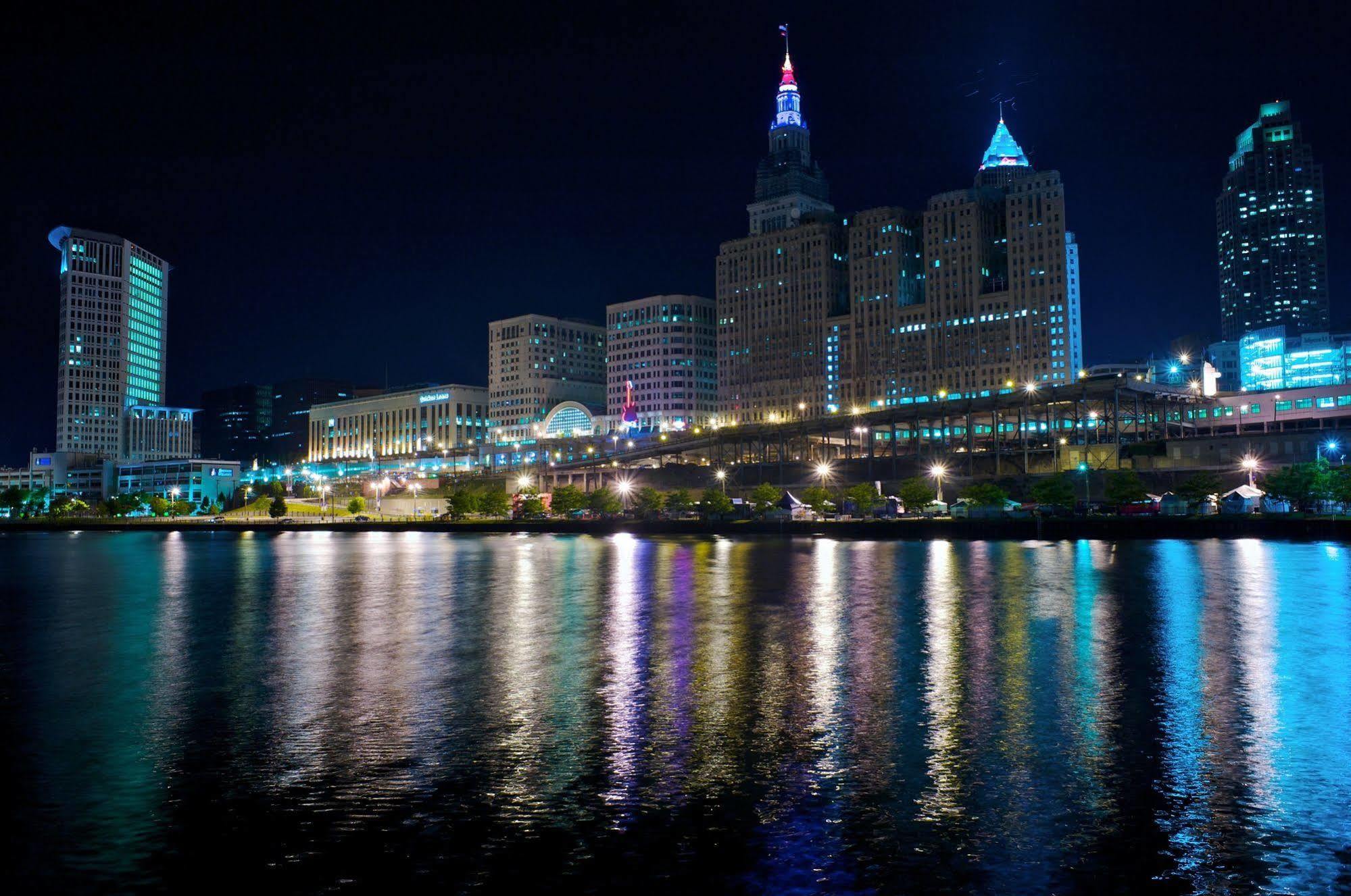 Hampton Inn Cleveland-Downtown Exterior photo